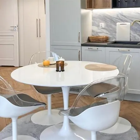 Gorgeous In With Kitchen גדינייה