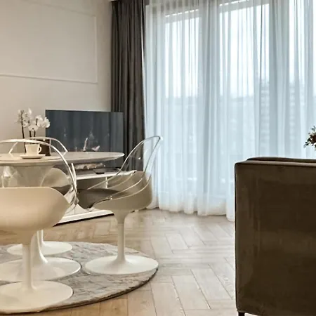 Gorgeous In With Kitchen דירה